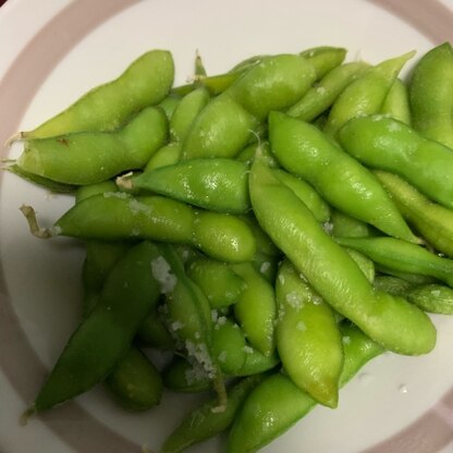 レンジで簡単にできて助かりました(^^)夏は枝豆の季節ですね♪